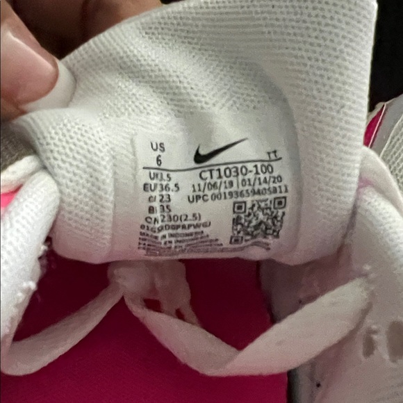 Nike Women’s Air Max 90White Hot Pink Neon Yellow Accent Sneakers - Size 6 - Picture 6 of 8